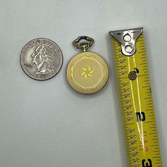 Arnex 17 Jewels cream enamel gold tone vintage pocket watch wind up Victorian main image 4